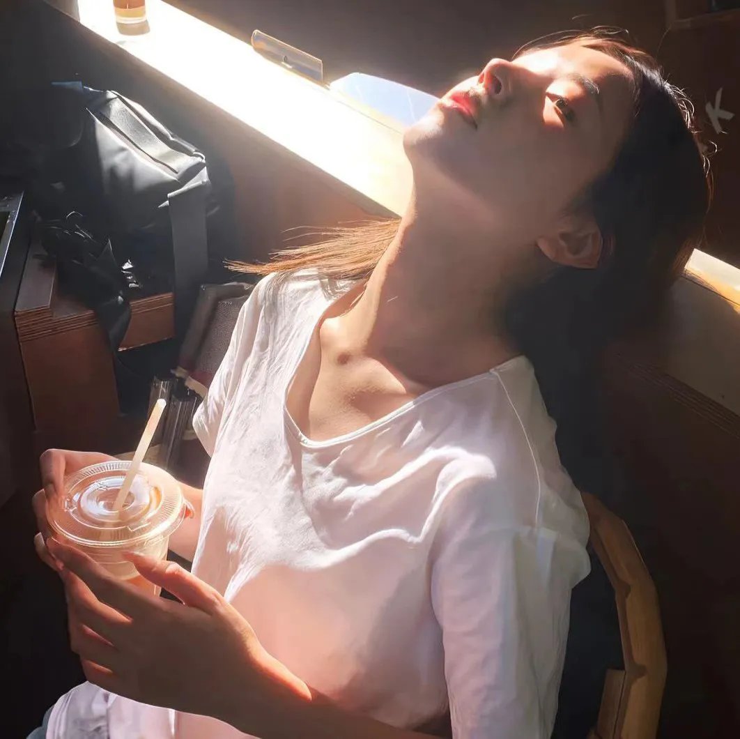 吸血鬼女王 封面